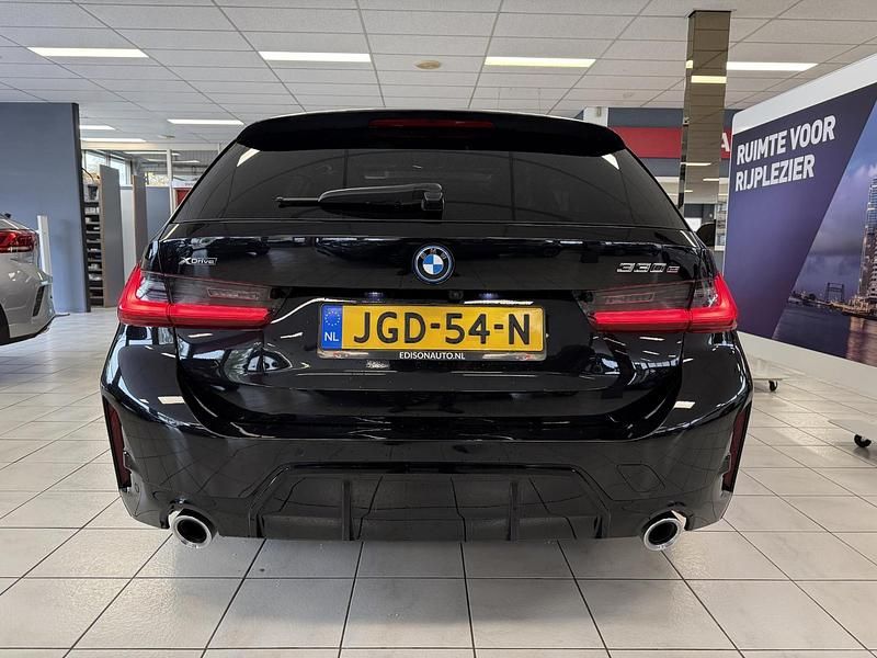 Occasion BMW 330e Basis 292 PK (214 kW) 2024 Zwart Stationwagen