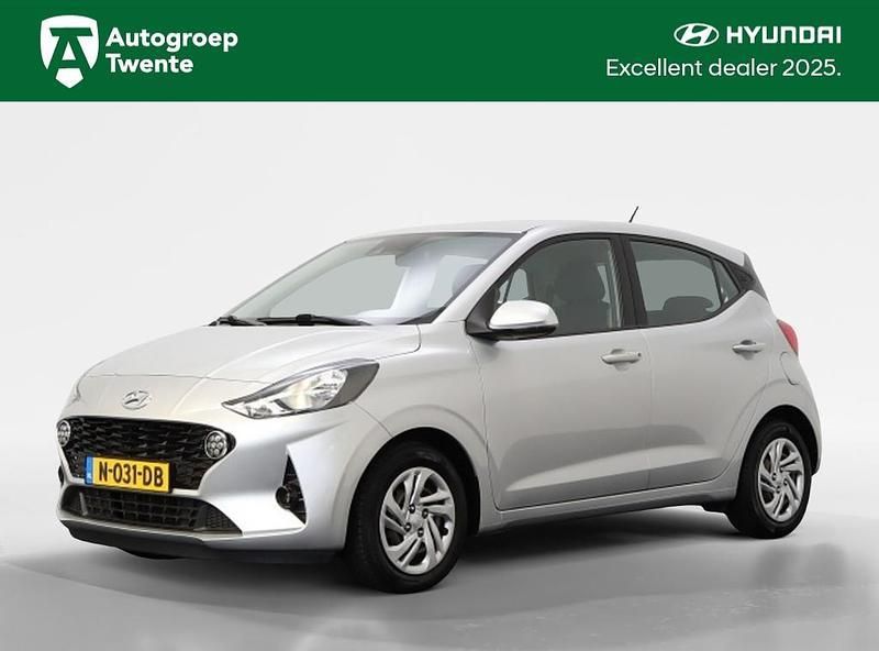 Grijs Gebruikt 2021 Hyundai i10 Comfort Hatchback | € 13.345 (Eerlijke prijs) - Afbeelding 1/4