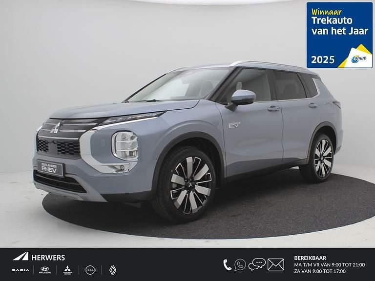 Moonstone grey (licht grijs) Nieuw 2026 Mitsubishi Outlander P-HEV Edition SUV | € 52.345 (Eerlijke prijs) - Afbeelding 1/4