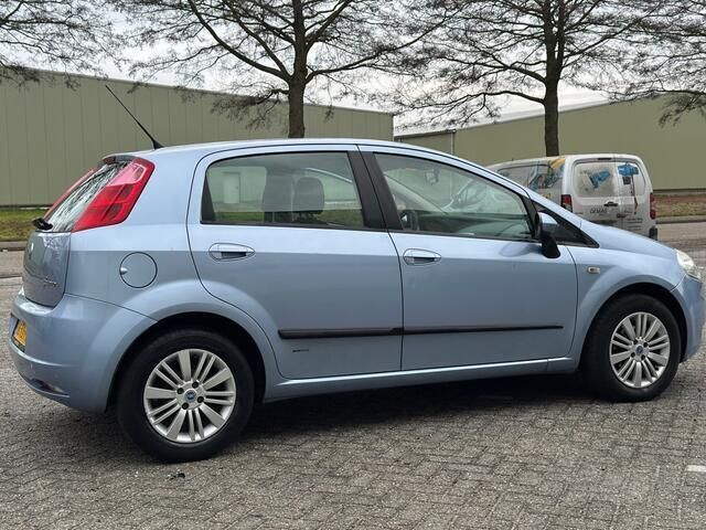 Occasion Fiat Grande Punto 65 PK (47 kW) 2006 Blauw Hatchback