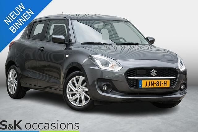 Grijs Gebruikt 2023 Suzuki Swift Hatchback | € 15.950 (Goede deal) - Afbeelding 1/4