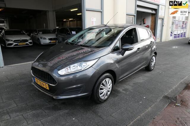 Grijs Gebruikt 2016 Ford Fiesta Style Hatchback | € 5.995 (Eerlijke prijs) - Afbeelding 1/4