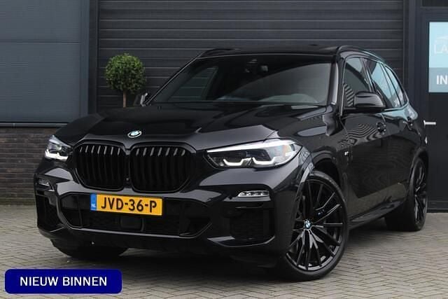 Zwart Occasion 2021 BMW X5 M Sport SUV | € 57.995 (Goede deal) - Afbeelding 1/4