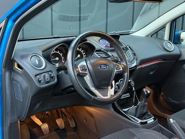 Occasion Ford Fiesta Titanium 101 PK (74 kW) 2013 Blauw Hatchback
