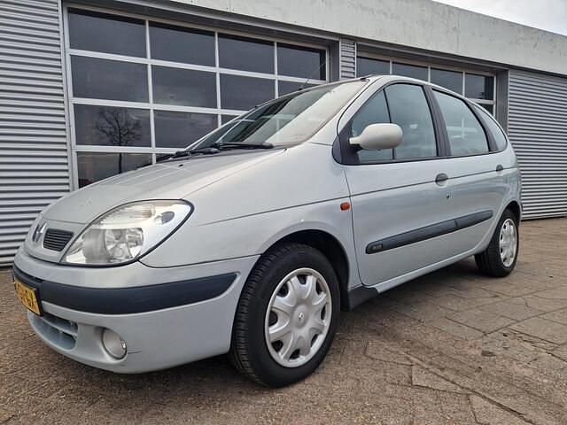 Grijs Gebruikt 2001 Renault Scénic Expression MPV | € 1.499 (Eerlijke prijs) - Afbeelding 1/4