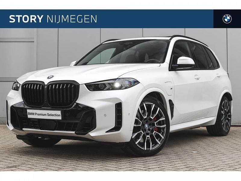 Mineralweiss (licht wit metallic) Gebruikt 2024 BMW X5 Comfort Edition SUV | € 103.950 (Eerlijke prijs) - Afbeelding 1/4