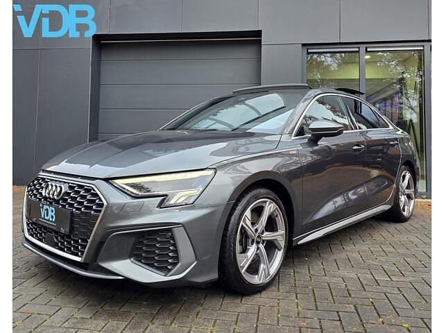 Grijs Gebruikt 2021 Audi A3 S-Line Sedan | € 28.900 (Eerlijke prijs) - Afbeelding 1/4