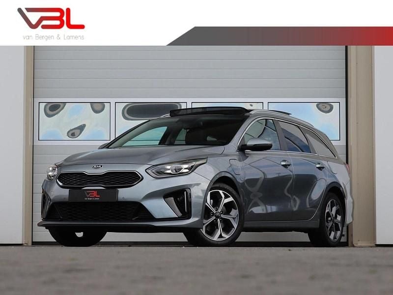 Grijs (metallic) Occasion 2020 Kia Ceed Sportswagon Stationwagen | € 22.190 - Afbeelding 1/4