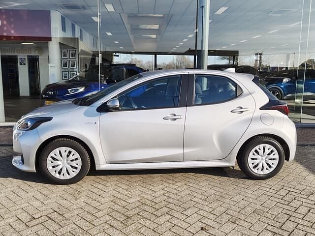 Occasion Toyota Yaris Active 116 PK (85 kW) 2021 Zilver Hatchback