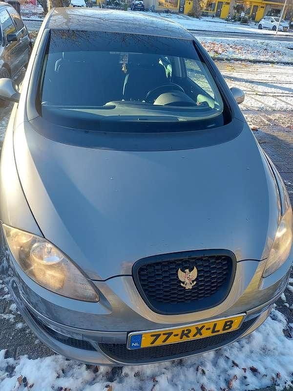 Grijs Occasion 2005 Seat Altea MPV | € 1.750 (Goede deal) - Afbeelding 1/4