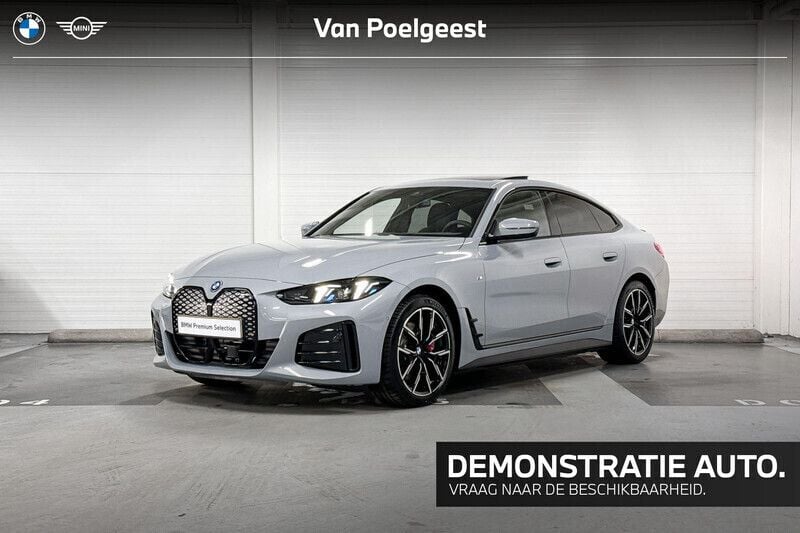 M brooklyn grau (licht grijs) Gebruikt 2025 BMW i4 Comfort Edition Sedan | € 57.900 (Eerlijke prijs) - Afbeelding 1/4