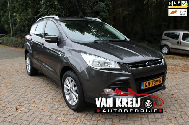 Grijs Gebruikt 2015 Ford Kuga Titanium SUV | € 12.950 (Eerlijke prijs) - Afbeelding 1/4