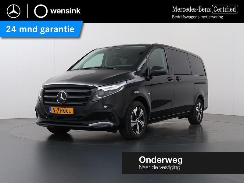Zwart Gebruikt 2024 Mercedes Vito MPV | € 57.845 - Afbeelding 1/4