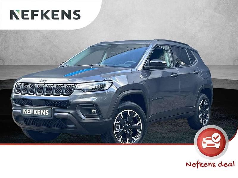 Grijs Gebruikt 2022 Jeep Compass Trailhawk SUV | € 25.925 (Eerlijke prijs) - Afbeelding 1/3
