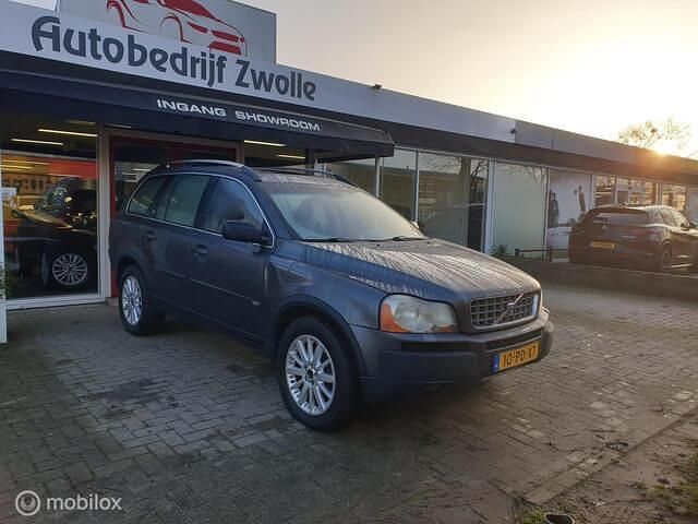 Grijs Occasion 2004 Volvo XC90 Summum SUV | € 3.995 (Iets duurder) - Afbeelding 1/4