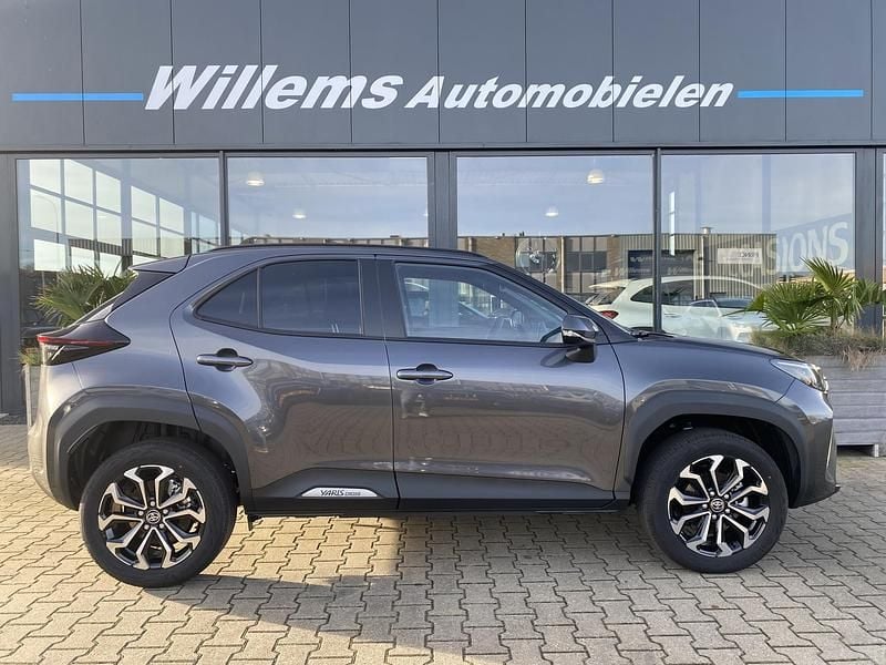 Nieuw Toyota Yaris Cross 2025 Grijs SUV