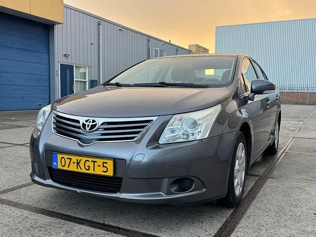 Grijs Gebruikt 2009 Toyota Avensis Comfort Sedan | € 4.750 (Super prijs) - Afbeelding 1/4