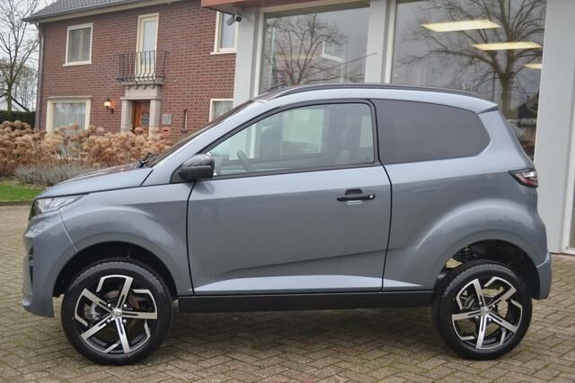 Occasion Aixam Crossover Premium 2024 Grijs, metallic lak Hatchback