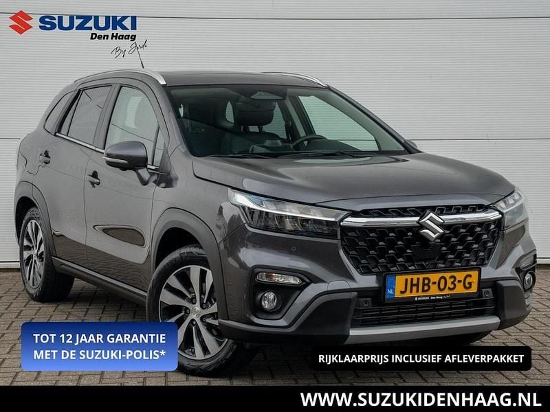 Grijs Gebruikt 2024 Suzuki SX4 S-Cross Style SUV | € 27.850 (Eerlijke prijs) - Afbeelding 1/3