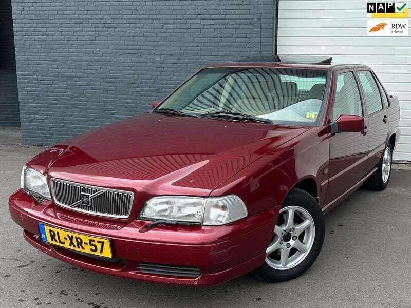 Rood Gebruikt 1997 Volvo S70 Sedan | € 1.450 - Afbeelding 1/4