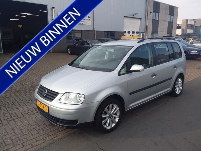 Grijs Gebruikt 2004 VW Touran MPV | € 1.950 (Iets duurder) - Afbeelding 1/4