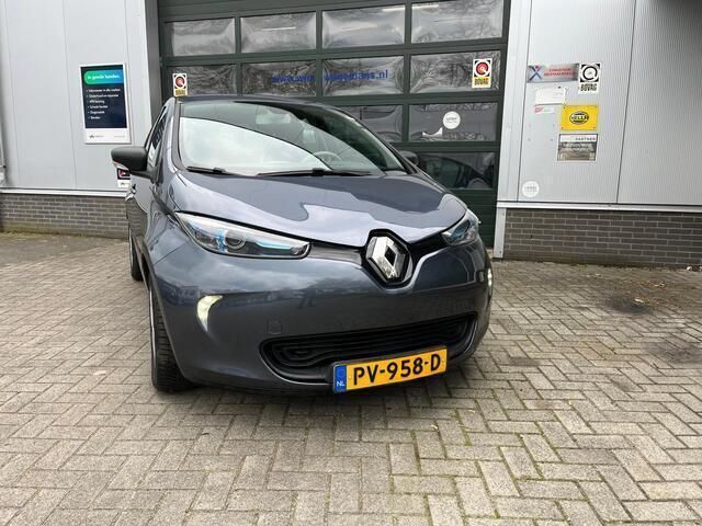 Occasion Renault Zoe Life 68 kW (93 PK) 2017 Grijs Hatchback