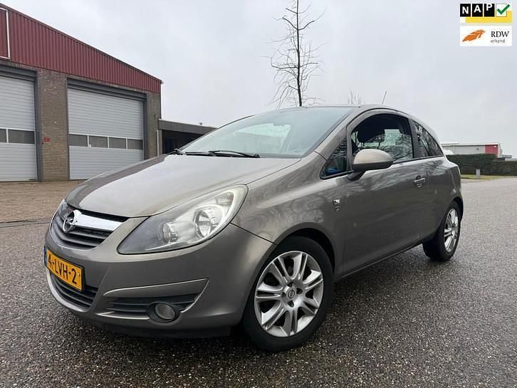 Bruin Occasion 2010 Opel Corsa Edition Hatchback | € 1.899 (Goede deal) - Afbeelding 1/4