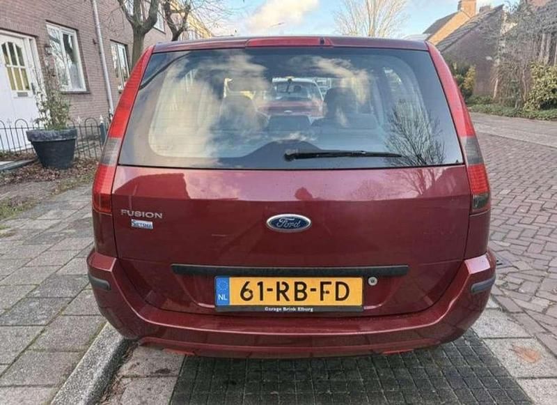 Occasion Ford Fusion Ghia 80 PK (58 kW) 2005 Rood MPV