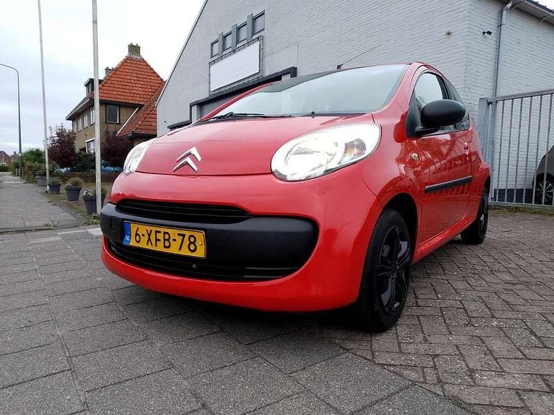 Rood Gebruikt 2008 Citroën C1 Hatchback | € 1.333 (Eerlijke prijs) - Afbeelding 1/4