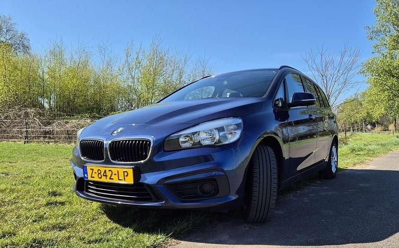 Blauw Gebruikt 2017 BMW 218 Executive Stationwagen | € 13.250 (Super prijs) - Afbeelding 1/4