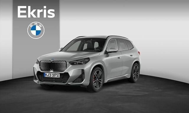 Zilver Gebruikt 2025 BMW iX1 M Sport SUV | € 61.424 - Afbeelding 1/4