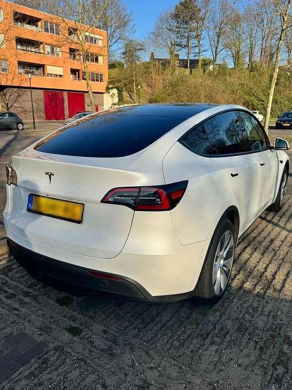 Occasion Tesla Model Y RWD 220 kW (300 PK) 2023 Wit SUV