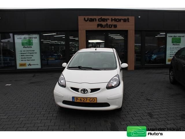 Wit Occasion 2008 Toyota Aygo Hatchback | € 1.750 (Super prijs) - Afbeelding 1/4