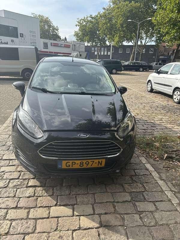 Gebruikt 2015 Ford Fiesta SYNC Edition Hatchback | € 4.000 (Super prijs) - Afbeelding 1/4