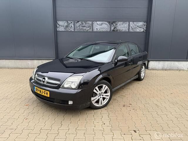 Zwart Occasion 2003 Opel Vectra Comfort Sedan | € 1.250 (Eerlijke prijs) - Afbeelding 1/4