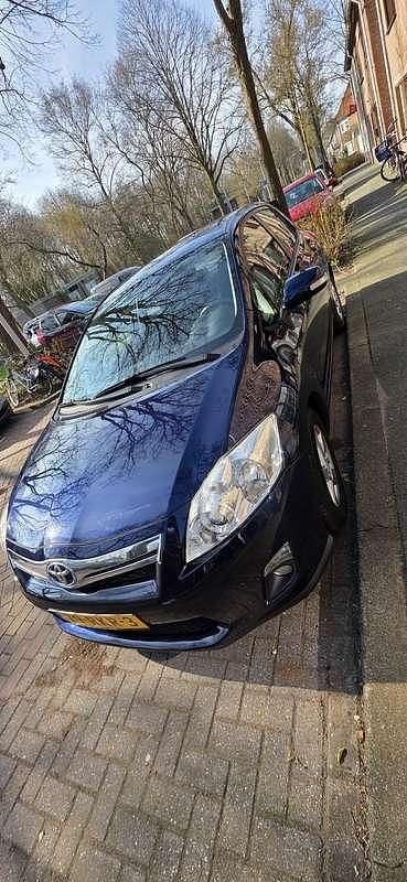 Blauw Gebruikt 2011 Toyota Auris MPV | € 6.975 - Afbeelding 1/4