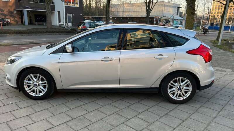 Zilver Gebruikt 2014 Ford Focus Hatchback | € 6.750 (Eerlijke prijs) - Afbeelding 1/4