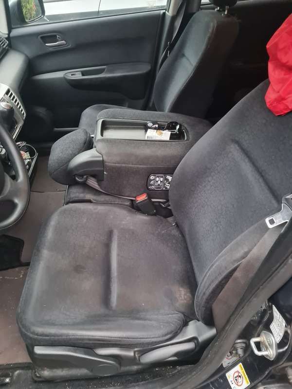 Grijs Gebruikt 2006 Honda FR-V Comfort MPV | € 2.850 (Iets duurder) - Afbeelding 1/4