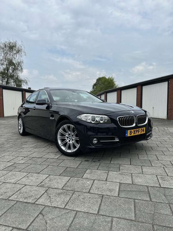Blauw Gebruikt 2014 BMW 518 Executive Sedan | € 17.950 - Afbeelding 1/4