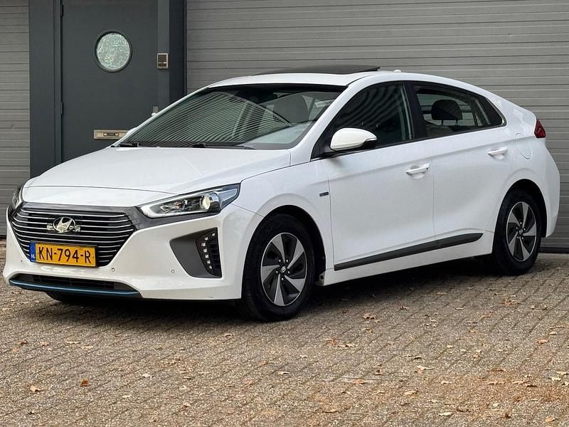 Wit Gebruikt 2016 Hyundai Ioniq Edition Hatchback | € 12.500 (Goede deal) - Afbeelding 1/4