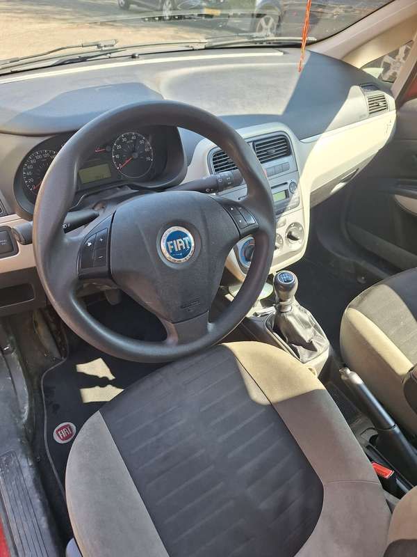 Rood Gebruikt 2006 Fiat Punto Hatchback | € 1.300 (Eerlijke prijs) - Afbeelding 1/4
