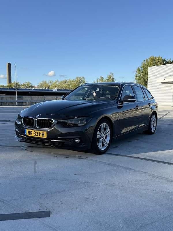 Gebruikt 2017 BMW 320 Sport Line Stationwagen | € 12.999 (Super prijs) - Afbeelding 1/4