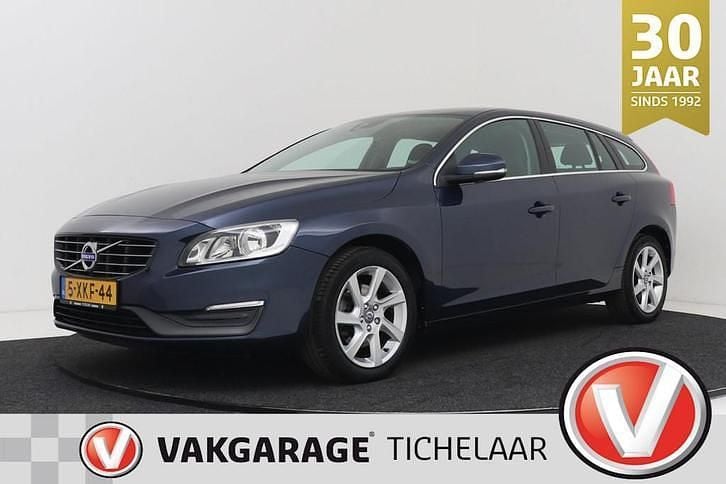 Blauw Gebruikt 2014 Volvo V60 Momentum Stationwagen | € 15.899 (Eerlijke prijs) - Afbeelding 1/4