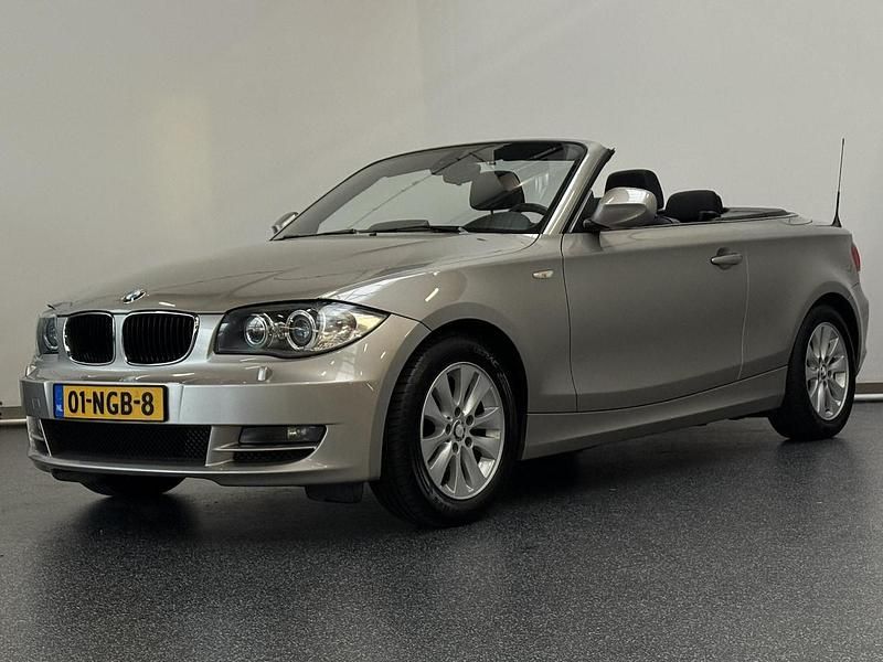 Grijs Gebruikt 2010 BMW 118 Cabriolet Executive Cabriolet | € 6.950 (Eerlijke prijs) - Afbeelding 1/4