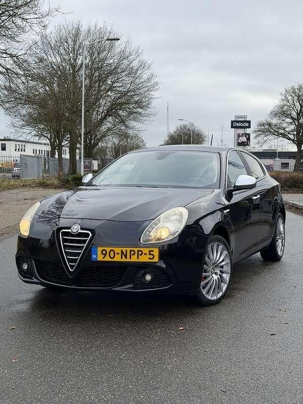 Zwart Gebruikt 2010 Alfa Romeo Giulietta Distinctive MPV | € 3.250 (Super prijs) - Afbeelding 1/4