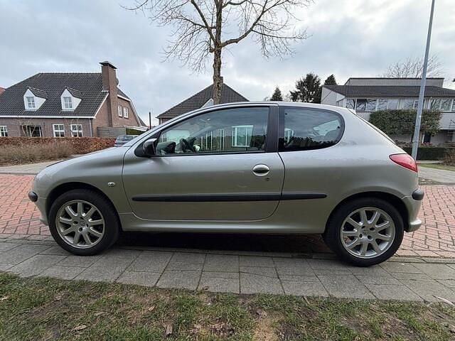 Occasion Peugeot 206 88 PK (64 kW) 2004 Grijs Hatchback
