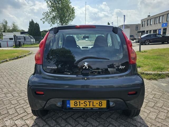 Occasion Peugeot 107 68 PK (50 kW) 2011 Grijs Hatchback