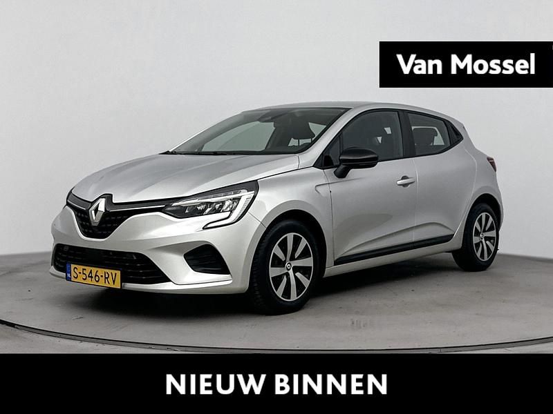 Grijs Gebruikt 2023 Renault Clio V Equilibre Hatchback | € 14.940 (Eerlijke prijs) - Afbeelding 1/4