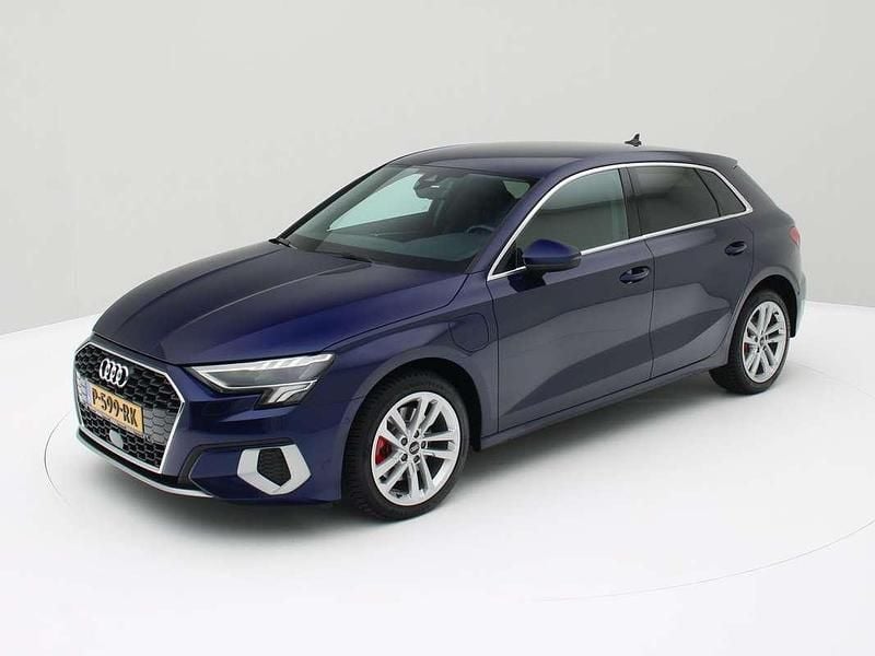 Blauw Gebruikt 2022 Audi A3 Sportback Advanced Hatchback | € 26.950 (Goede deal) - Afbeelding 1/3