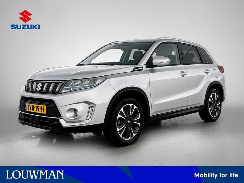 Grijs Occasion 2026 Suzuki Vitara Style SUV | € 22.945 (Super prijs) - Afbeelding 1/4